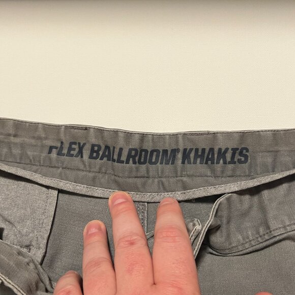 Duluth Trading Pants Flex Ballroom Khakis Comfy Casual Gray Men's size 42x32 - Picture 6 of 7